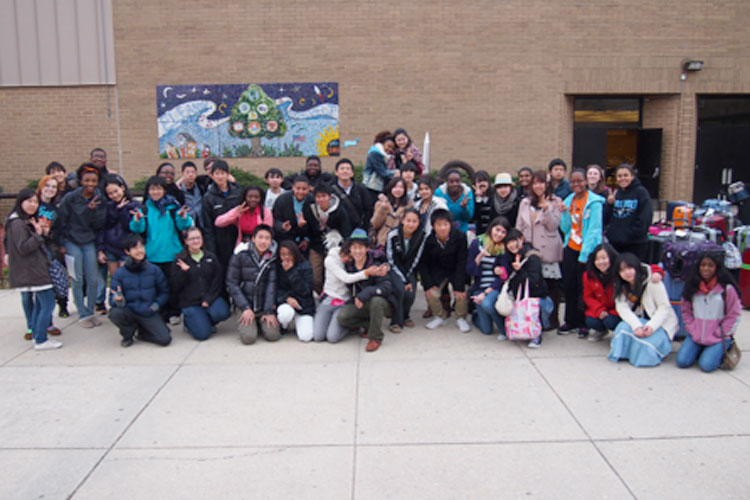 Hopeful for Future Meetings, Roosevelt Students Say Good-Bye to Japanese Guests