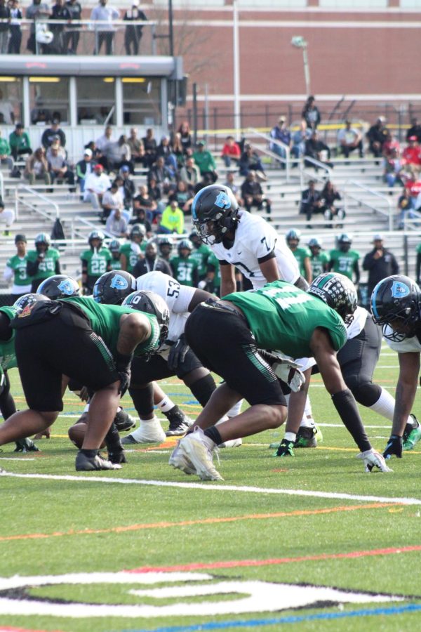 Roosevelt Raiders in offensive position aiming to score 