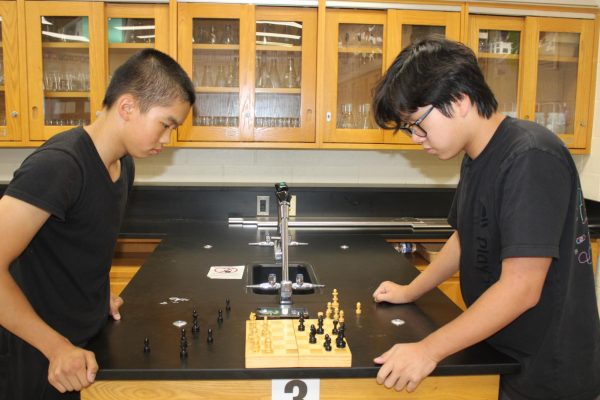 ERHS Chess Club Hosts Tournament