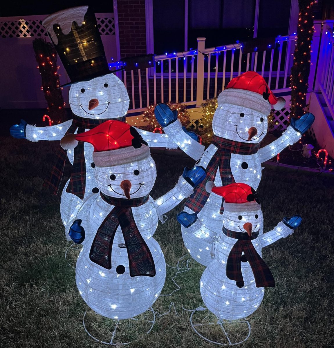 An adorable snowman family on Greenhill Rd