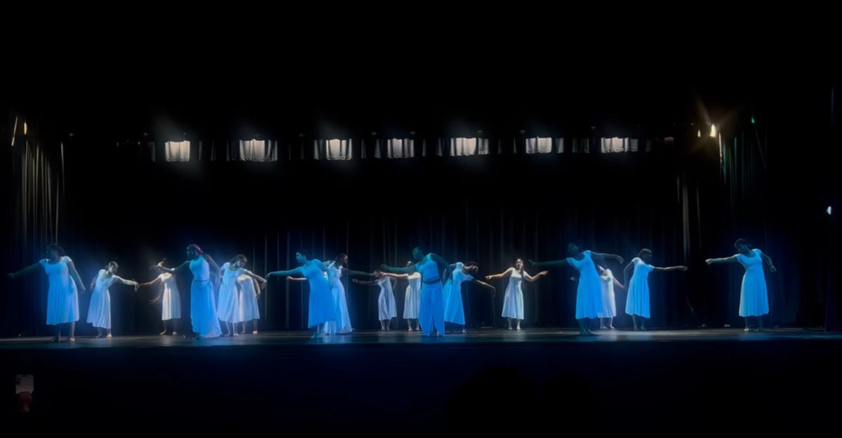Dance 1 performs "Oceania"